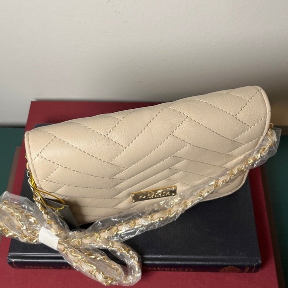NWT BEBE Sophia Beige Quilted Crossbody City Bag w Gold Chain Strap Y2K 90s 00s - Picture 8 of 12